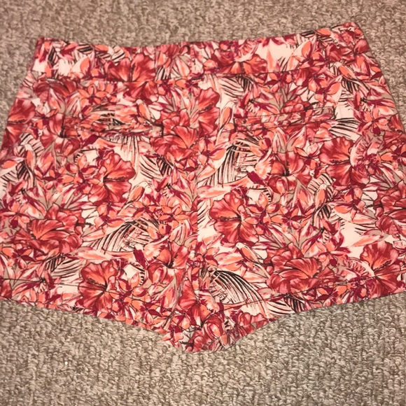 Loft Floral Pattern Shorts, size 10 - Picture 2 of 3
